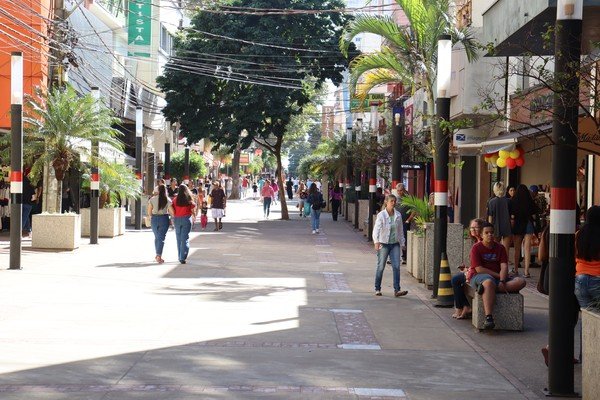 Calçadão e centro comercial — imagem principal