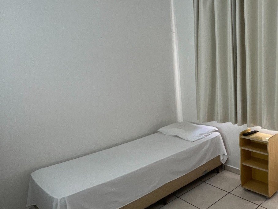 Uma cama de solteiro