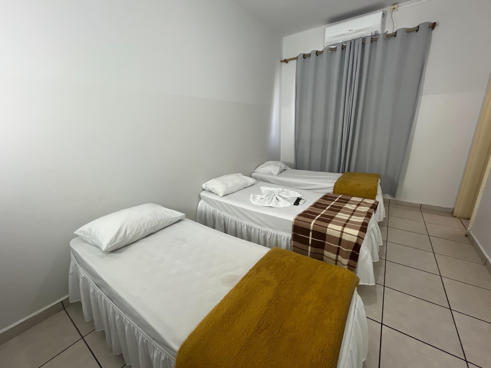 Quarto Triplo — imagem secundária